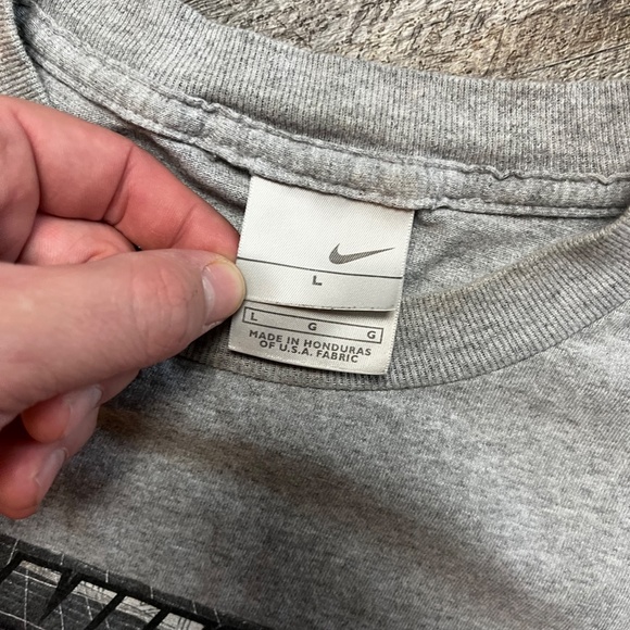 Vintage Nike Shirt Grey Size Large Y2K Silver Tag Logo Check Sport KC Tee - Picture 3 of 6